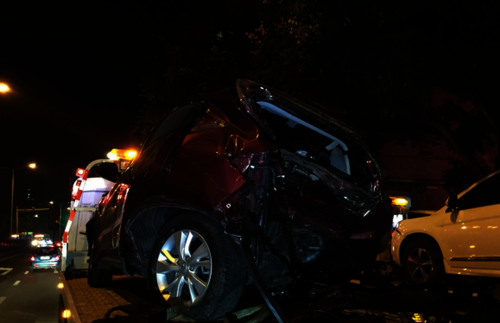 南京7车连撞路旁母子遇难 司机涉嫌酒驾-1